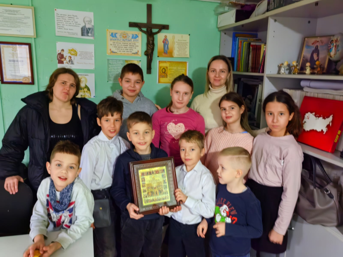 Учебно-Воспитательной группе «Светоч» Софийского храма прошел открытый урок о новомучениках и исповедниках Церкви Русской