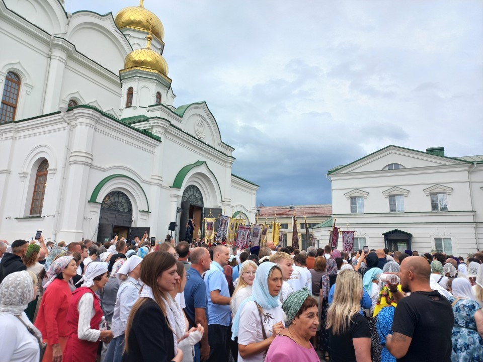 Юные добровольцы Софийского храма приняли участие в торжествах в честь иконы Божией Матери «Донская»